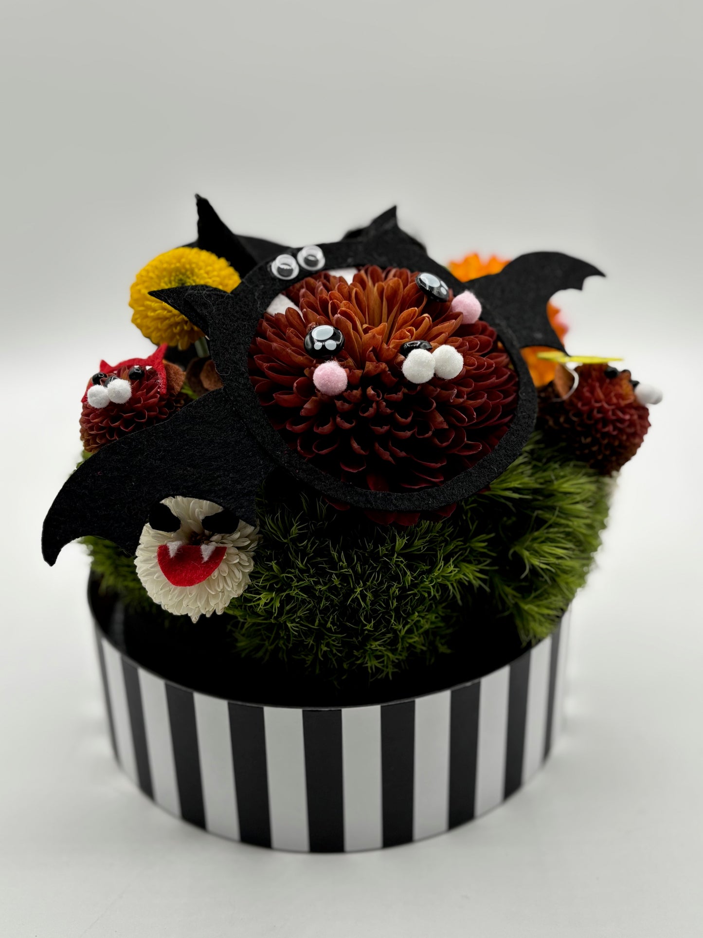 Bluebearry Bear Halloween - Made With Fresh Cut Flowers