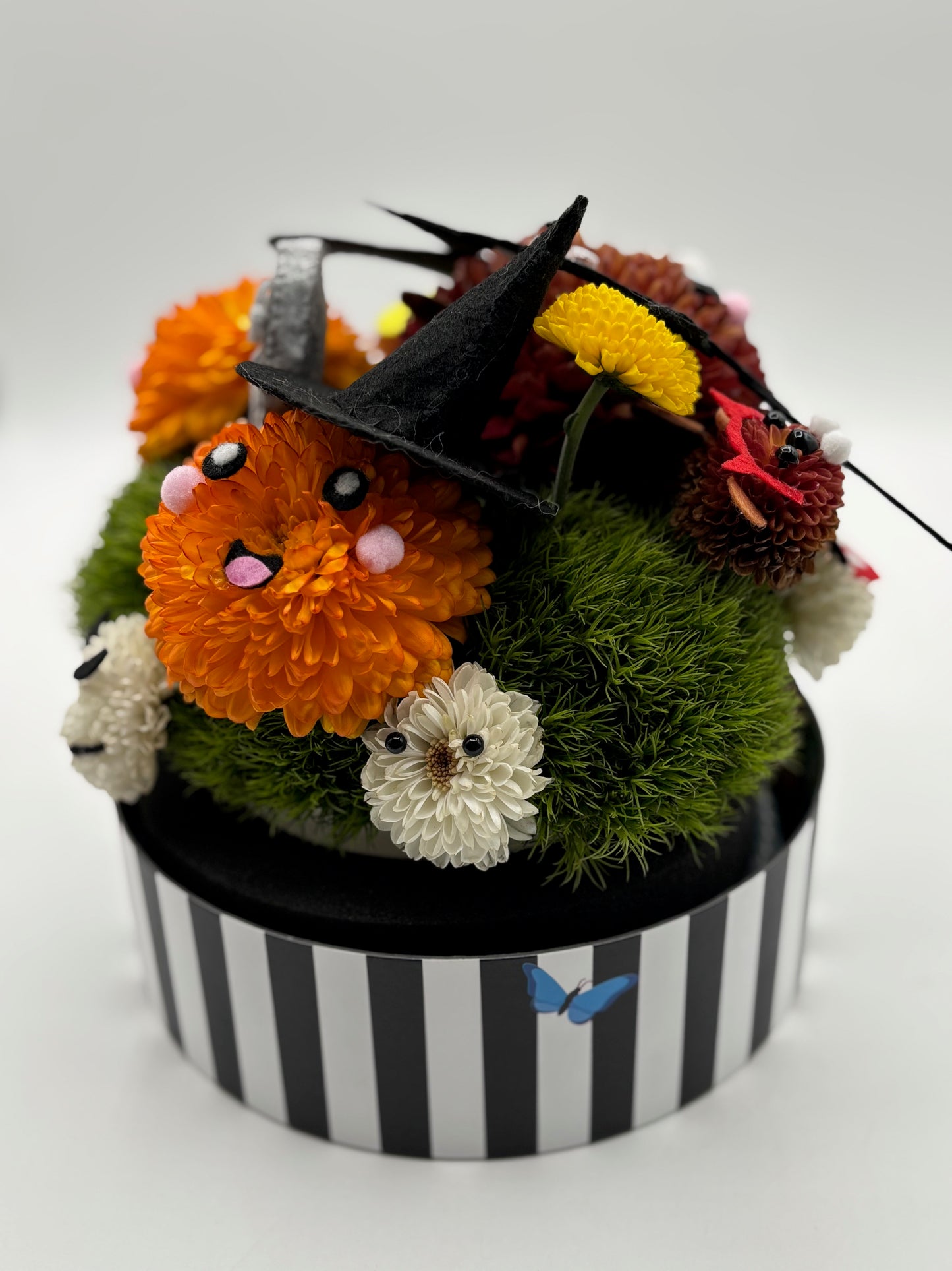 Bluebearry Bear Halloween - Made With Fresh Cut Flowers