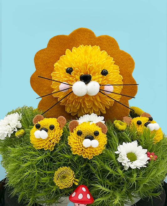 Roary & Claw-dia Lion - Made with Fresh Cut Flowers